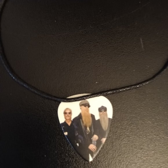 ZZ TOP GROUP GUITAR PICK NECKLACE - Picture 1 of 1